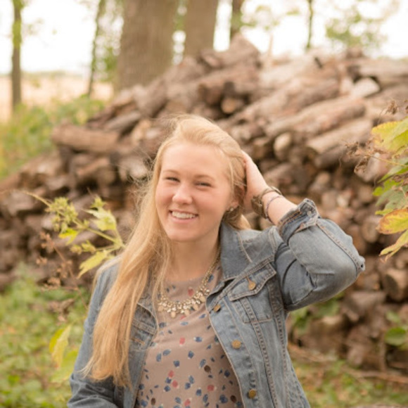 Meet the Posher Other - Meet your Posher, Alyssa